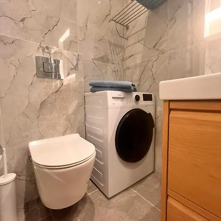 Lejlighed Nr 9 - J26 Luxury Apartment, Jauniela 26 Old - Location Riga