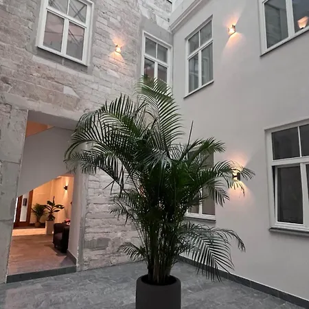 Lejlighed Nr 9 - J26 Luxury Apartment, Jauniela 26 Old - Location *