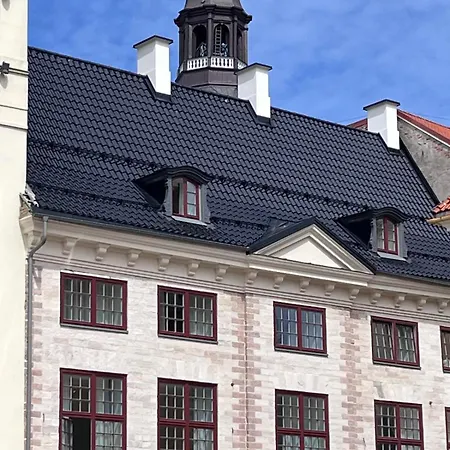 Nr 9 - J26 Luxury Apartment, Jauniela 26 Old - Location *